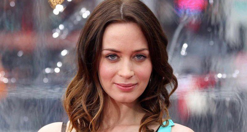 Emily Blunt plastic surgery 21