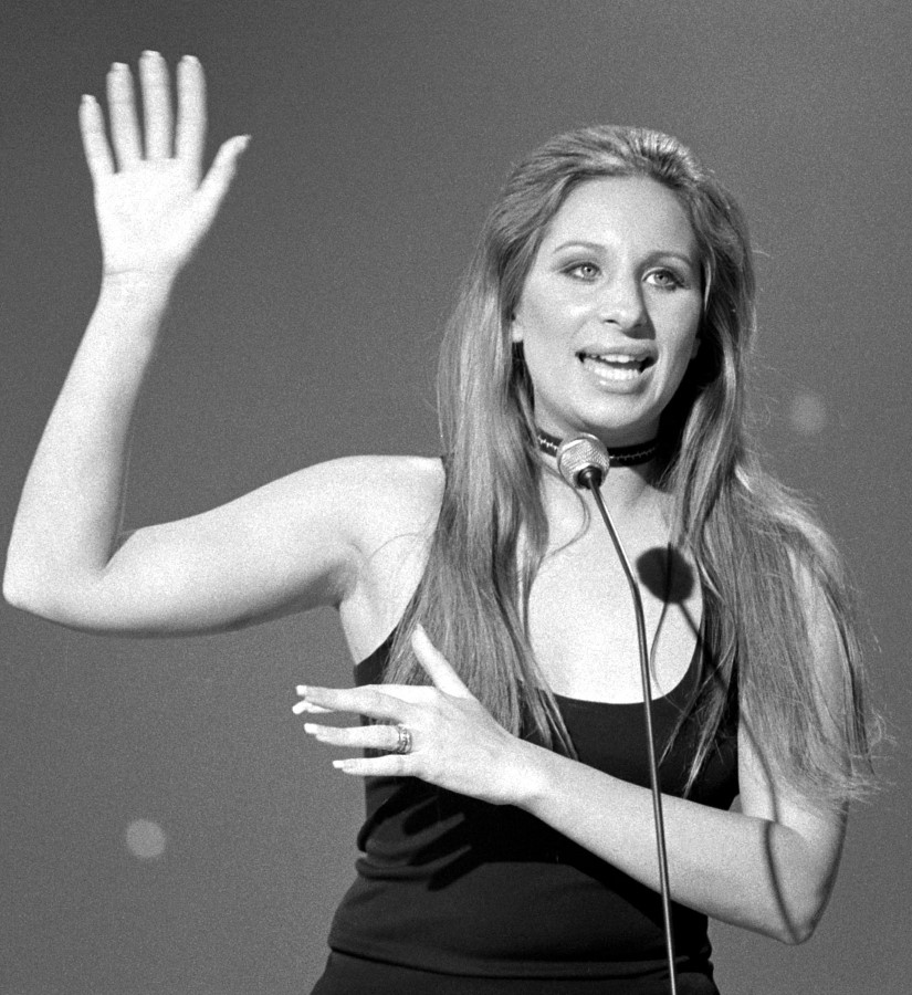 Barbra Streisand plastic surgery (7) Celebrity plastic