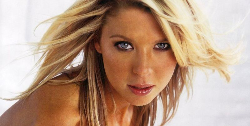 Tara Reid  plastic surgery 08