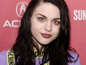 Frances Bean Cobain plastic surgery 116