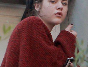 Frances Bean Cobain with no makeup