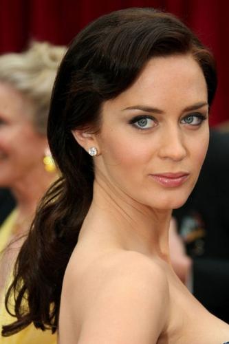 Emily Blunt  after facelift