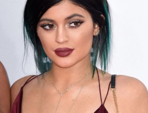 Kylie Jenner plastic surgery 125