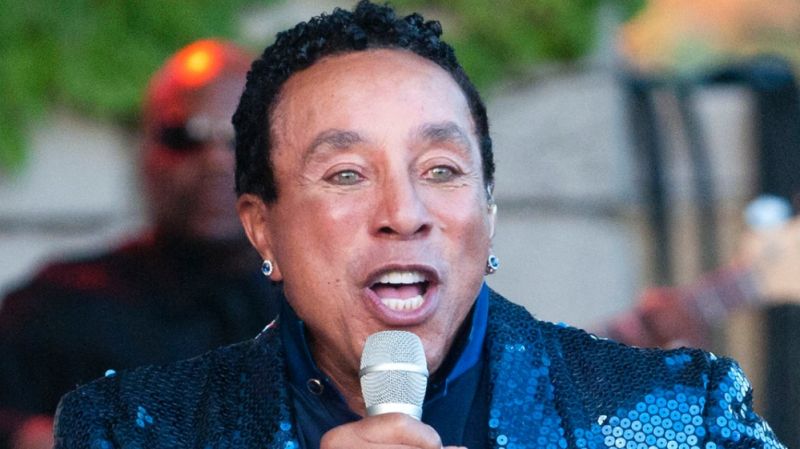 Smokey Robinson – Gone too far with plastic surgery?