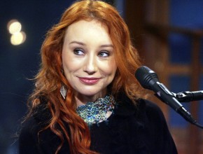 Tori Amos plastic surgery