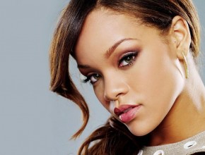 Rihanna plastic surgery 0517