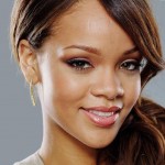 Rihanna plastic surgery 0716
