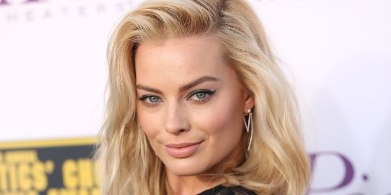 Margot Robbie Better look after plastic surgery?