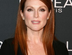 Julianne Moore - No to plastic surgery