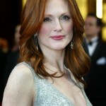 Julianne Moore - No to plastic surgery
