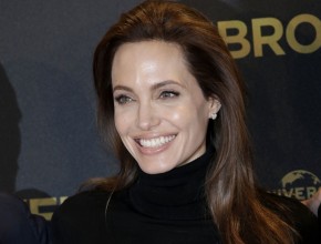 Angelina Jolie Plastic surgery 03