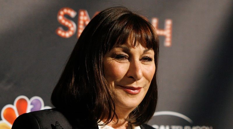 Anjelica Huston – Plastic surgery pillow face?