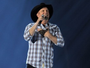 Garth Brooks plastic surgery 07