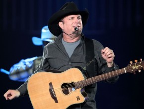 Garth Brooks plastic surgery 09