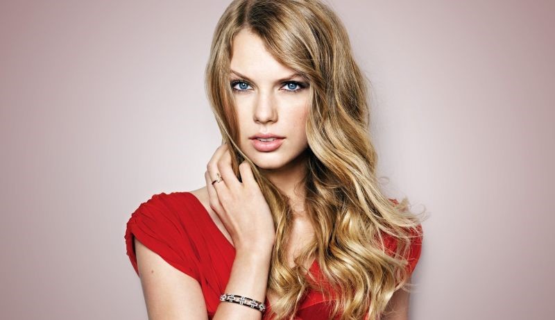 Taylor Swift plastic surgery