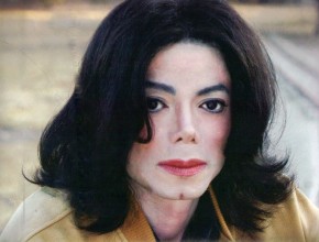 Michael Jackson after rhinoplasty and skin bleeching