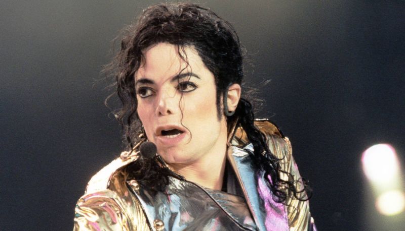 Michael Jackson pop star unneeded plastic surgery!
