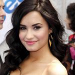 Demi Lovato plastic surgery (22)