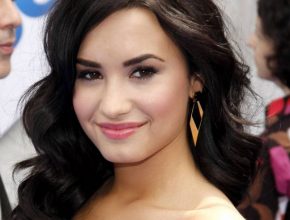 Demi Lovato plastic surgery (22)