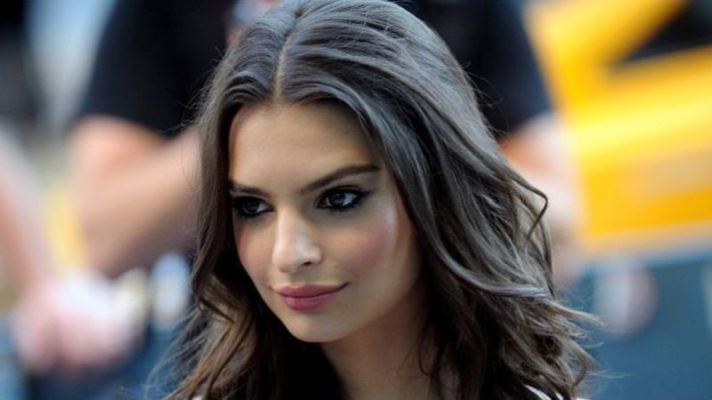 Emily Ratajkowski plastic surgery