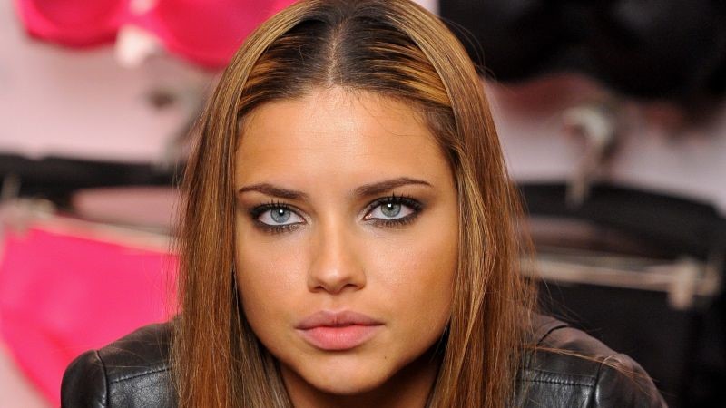 Adriana Lima plastic surgery