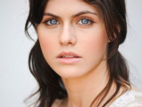 Alexandra Daddario plastic surgery (16)