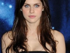 Alexandra Daddario plastic surgery (28)