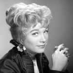 young Shirley MacLaine plastic surgery (31)