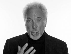 Tom Jones plastic surgery (01)