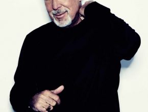 Tom Jones plastic surgery (16)