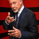 Tom Jones plastic surgery (3)