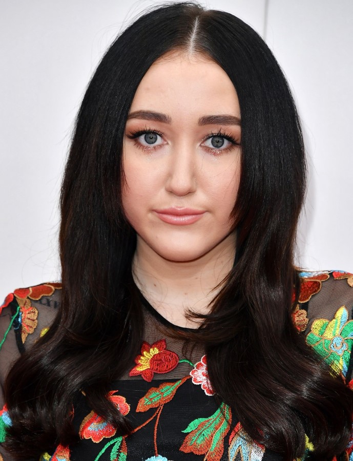 Noah Cyrus plastic surgery