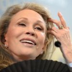 Faye Dunaway plastic surgery (16)