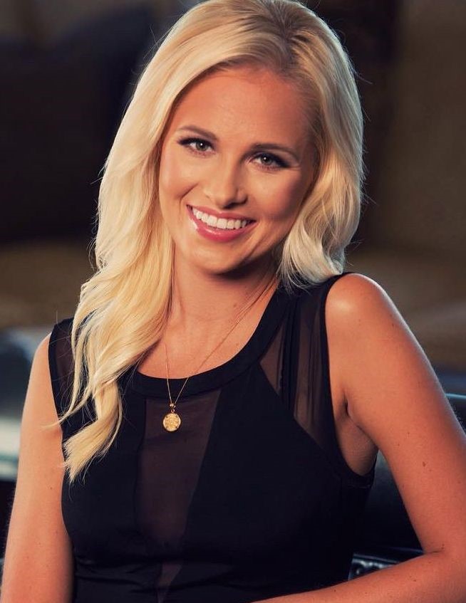 Tomi-Lahren-plastic