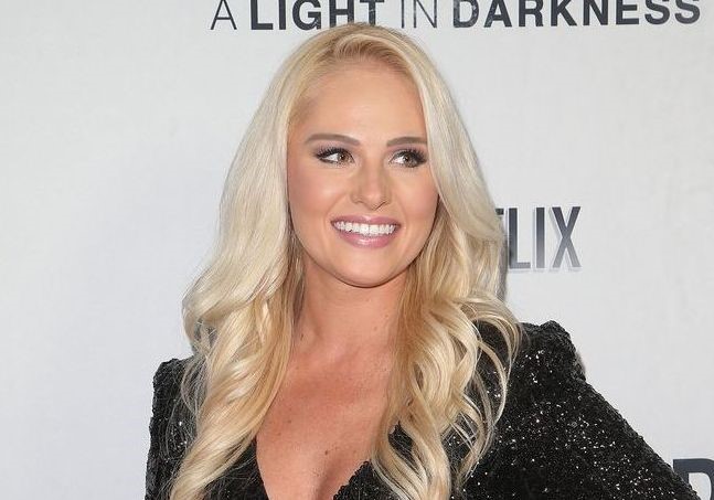 Tomi-Lahren-plastic